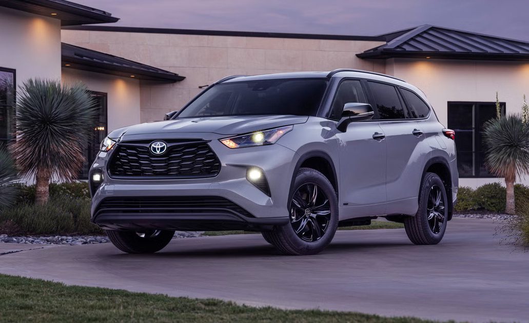 Toyota Recalls 550,000 Highlander and Highlander Hybrid SUVs Over Second-Row Seat Issue