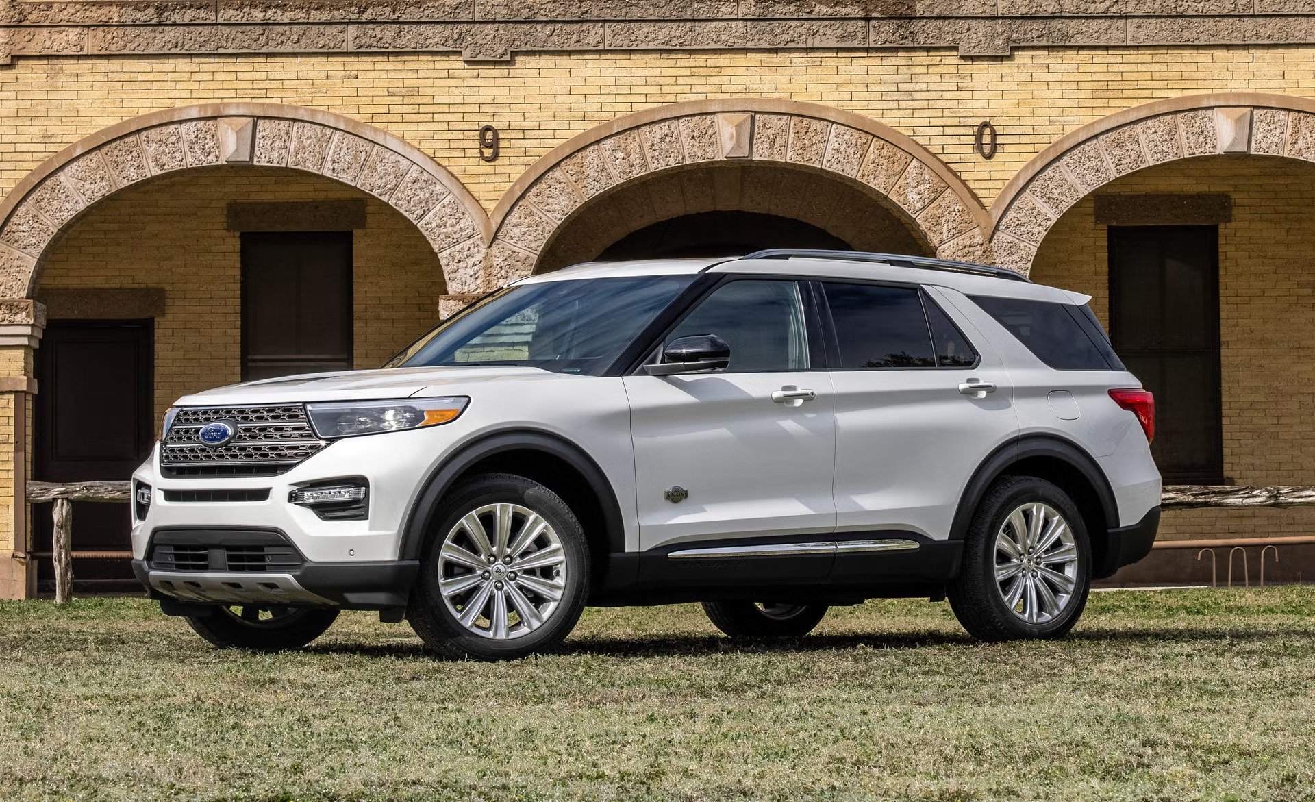 Ford Issues Recalls Covering 1.7 Million SUVs for Backup Camera Failures
