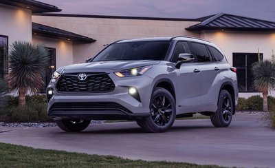 Toyota Recalls 550,000 Highlander and Highlander Hybrid SUVs Over Second-Row Seat Issue