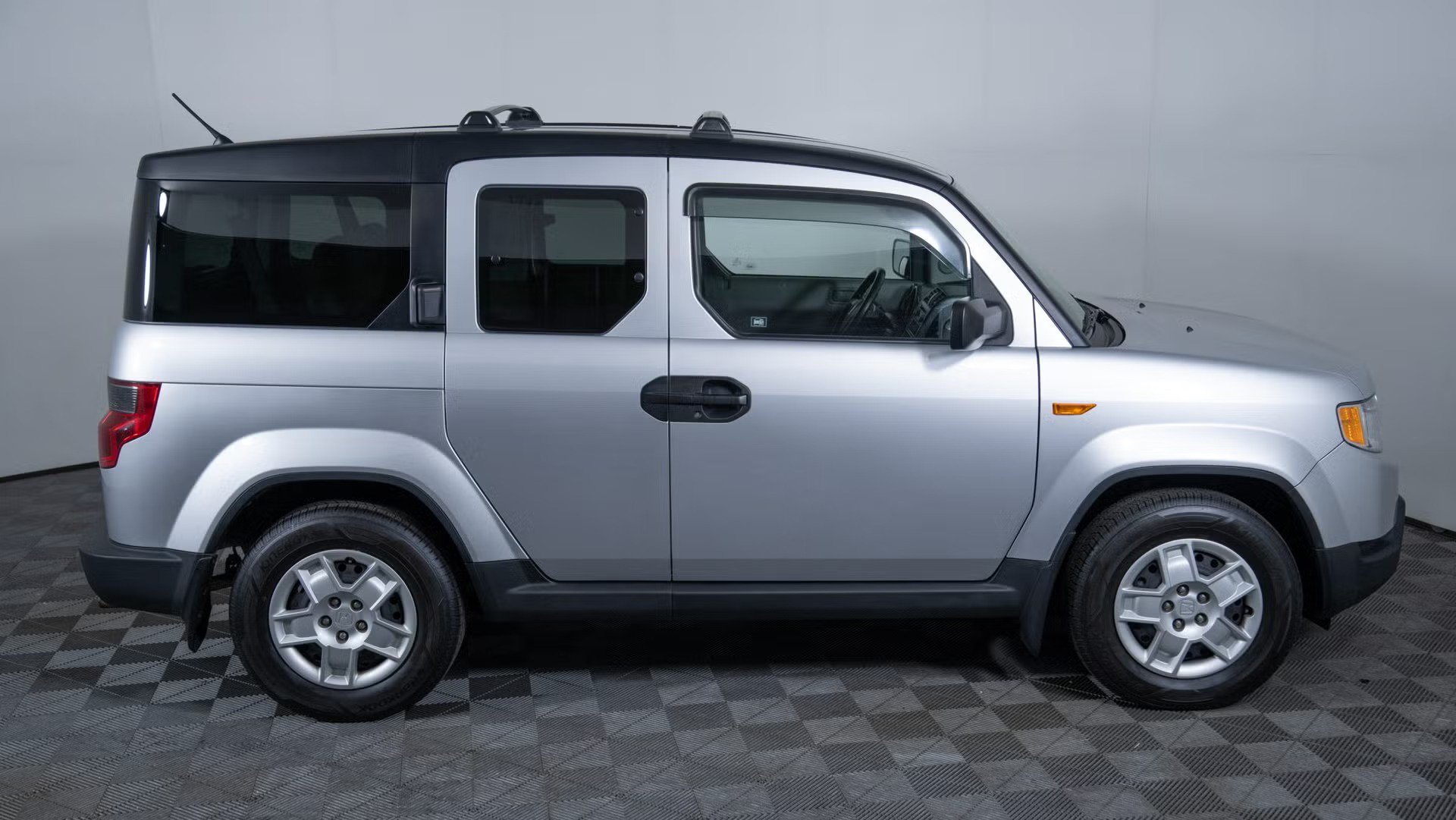 A Like-New 2011 Honda Element Has Appeared on Bring a Trailer
